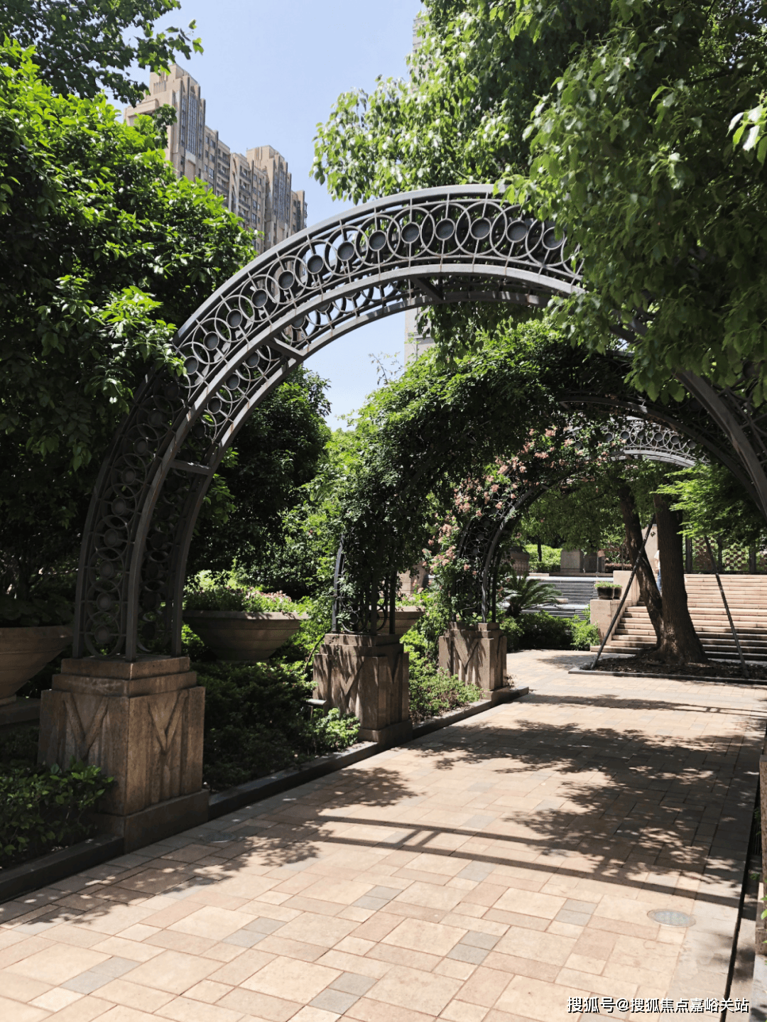 - 环境 户型价格地址楼盘详情配套电话交房时间配套电话交房时间瓦利棋牌2026年品尊国际(售楼处) 首页 -品尊国际销售中心(图43)