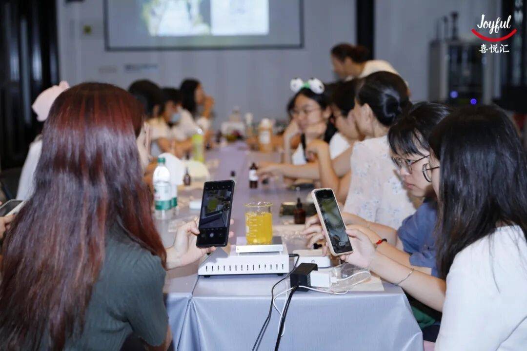 【报名】广府·生活美学：精油手作、派对妆容、珠绣胸针超多趣味活动等你参与(图19)